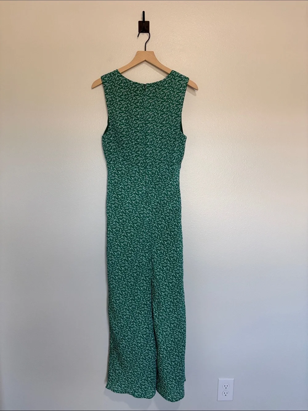 Abercrombie & Fitch Tall Ditsy Floral Pleated Woven V-Neck Column Maxi Dress Med